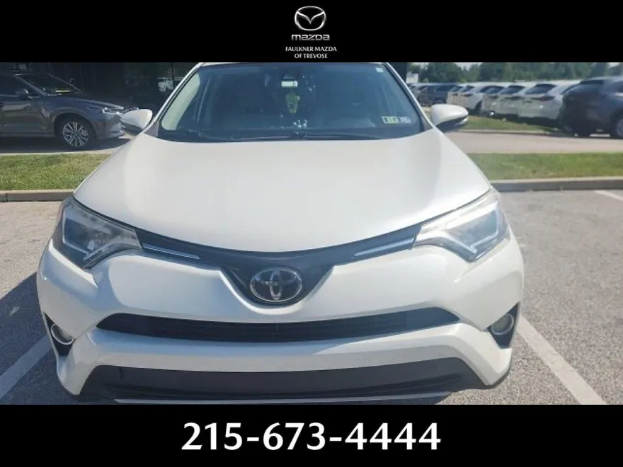 2018 Toyota RAV4 Limited photo 1