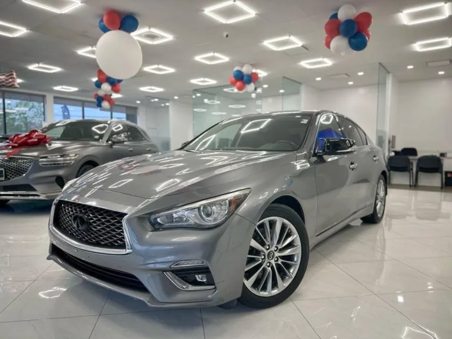 2018 Infiniti Q50 3.0t LUXE photo 1