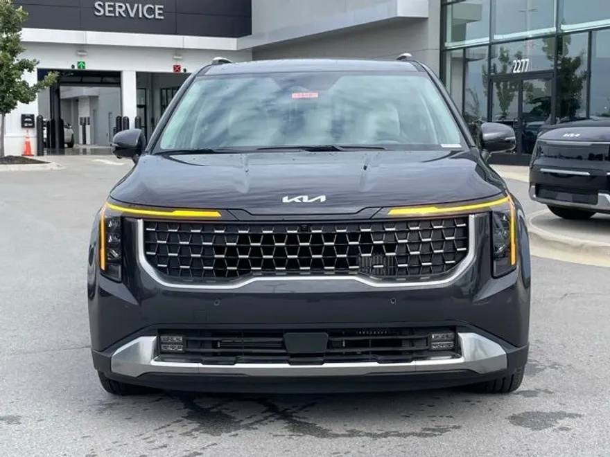 2026 Kia Carnival SX photo 1