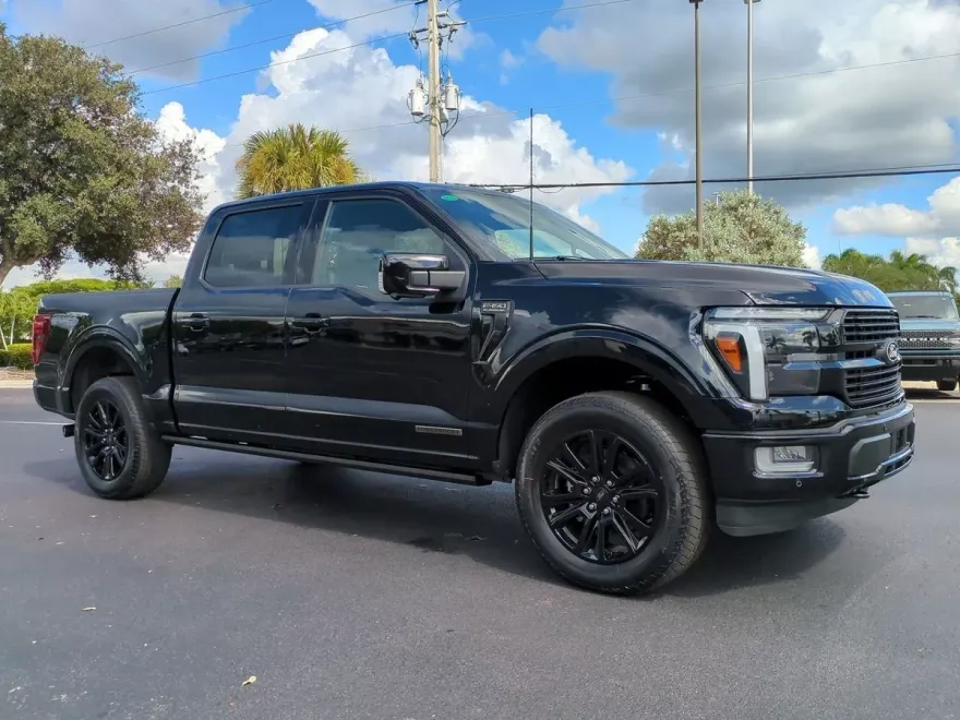 2025 Ford F-150 Platinum photo 1