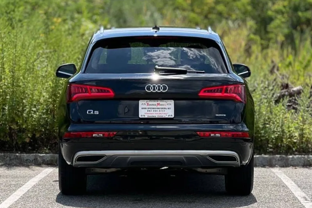 2020 Audi Q5 Premium 45 TFSI photo 1