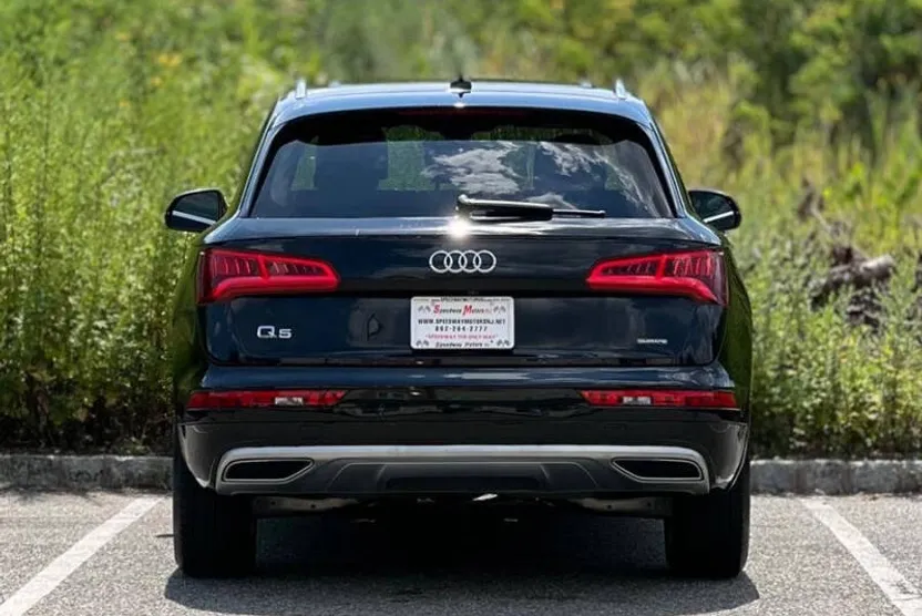 2020 Audi Q5 Premium 45 TFSI photo 1