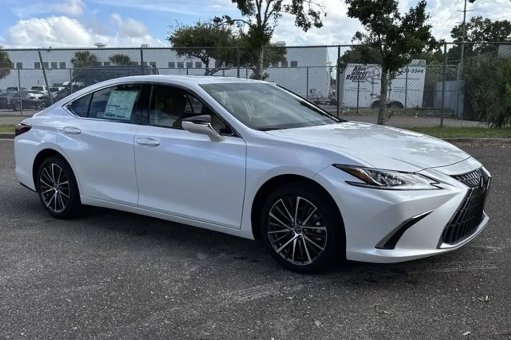 2025 Lexus ES 350 photo 1