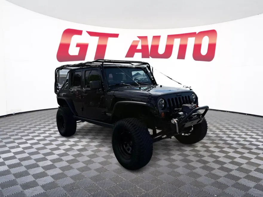 2012 Jeep Wrangler Unlimited Sahara photo 1