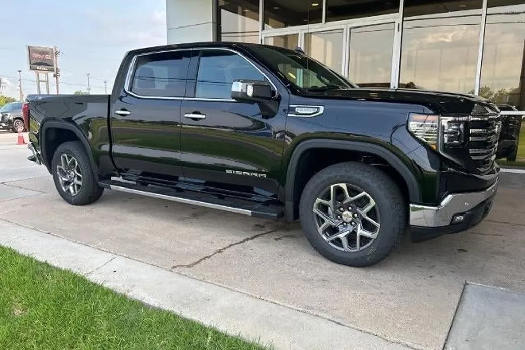 2026 Gmc Sierra 1500 SLT photo 1
