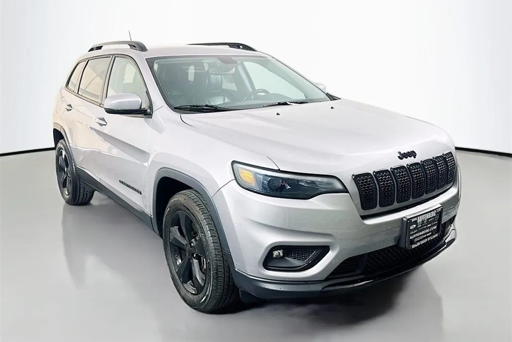 2020 Jeep Cherokee Altitude photo 1