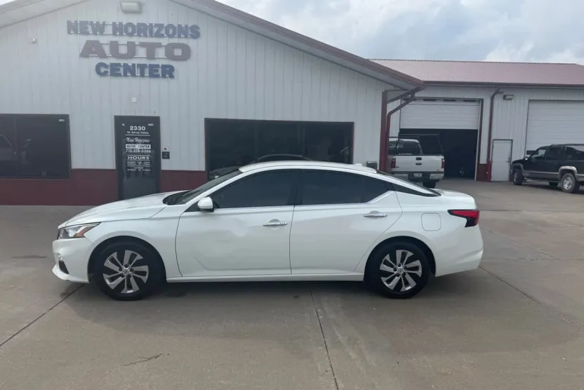 2019 Nissan Altima 2.5 photo 1