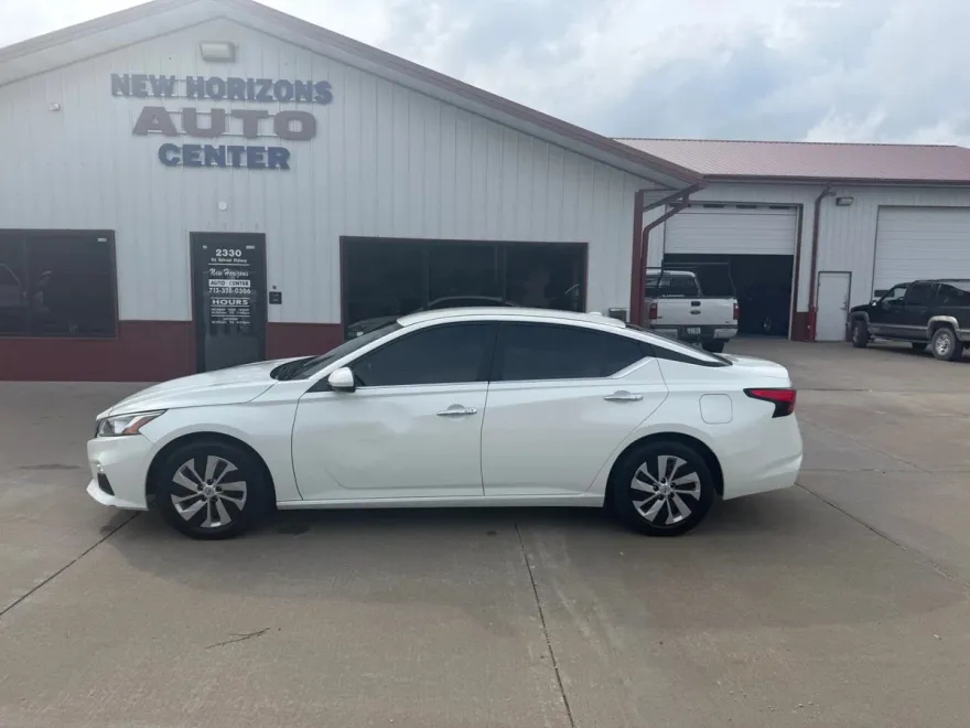 2019 Nissan Altima 2.5 photo 1
