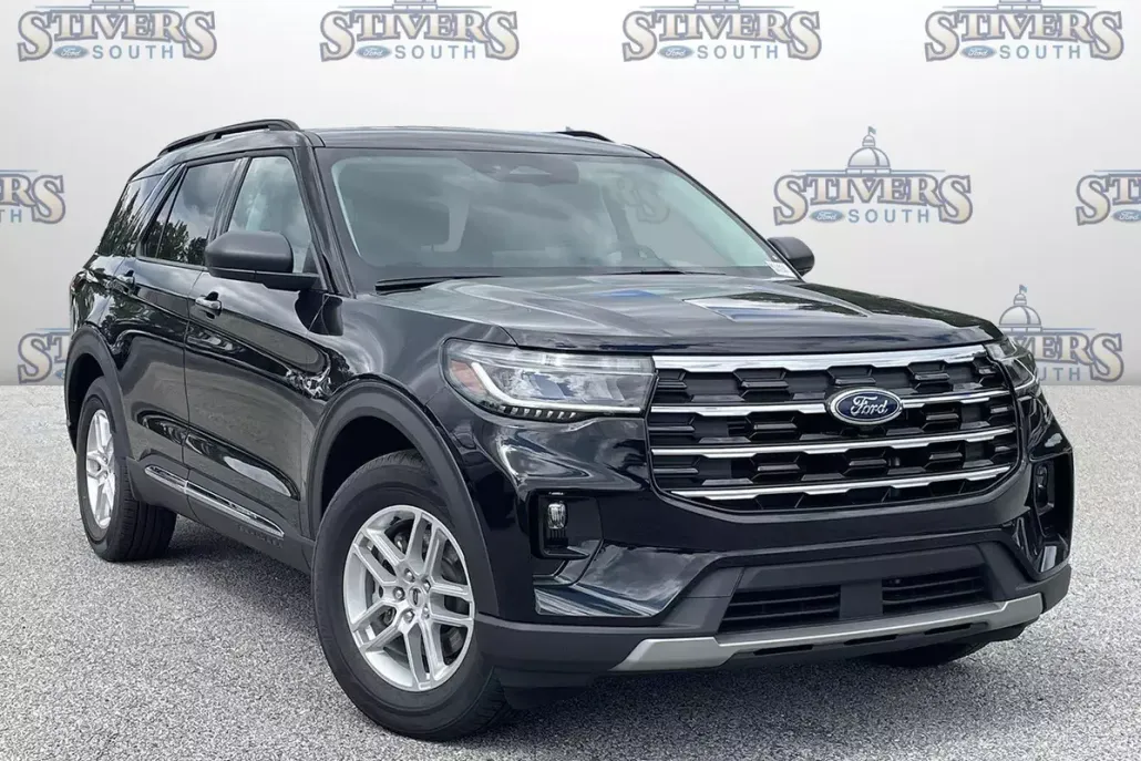 2025 Ford Explorer photo 1