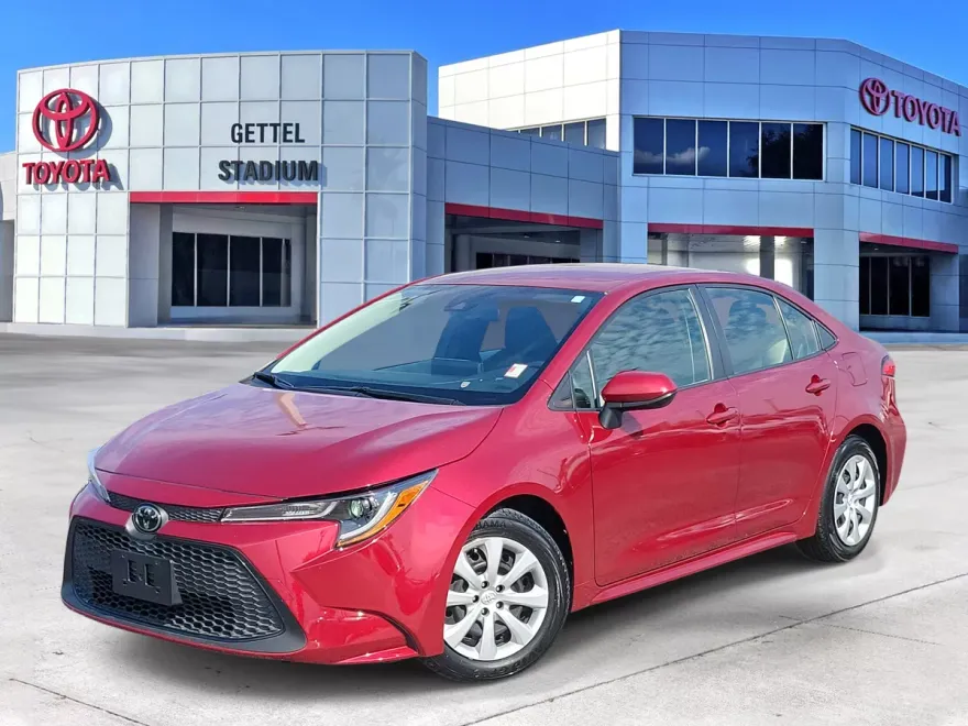 2022 Toyota Corolla LE photo 1