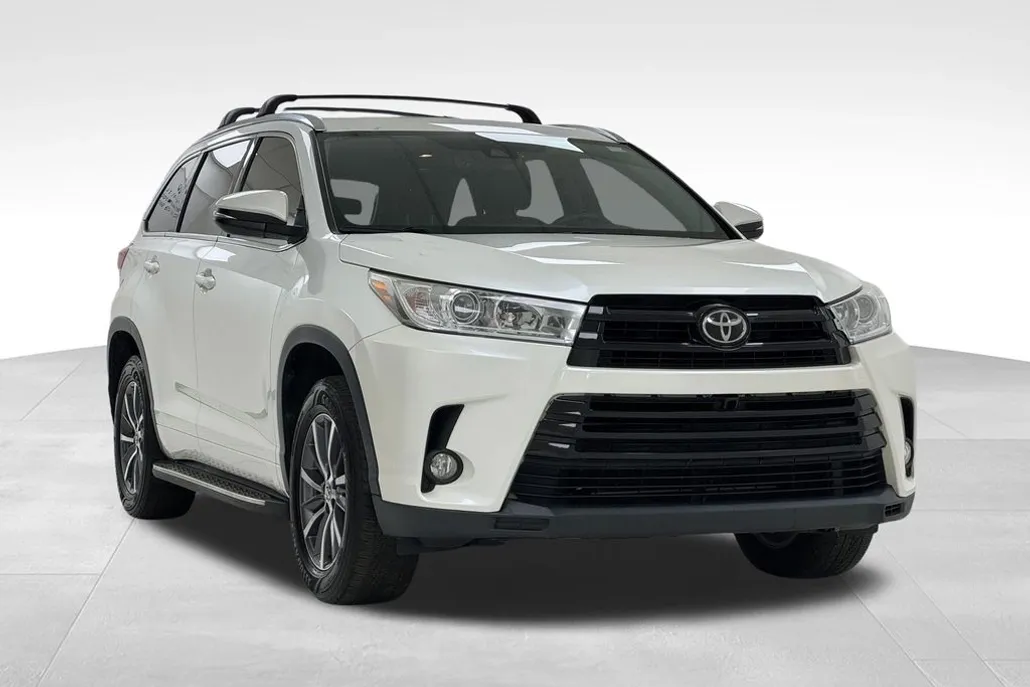 2017 Toyota Highlander XLE photo 1