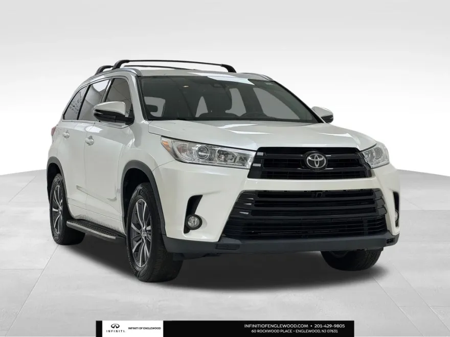 2017 Toyota Highlander XLE photo 1