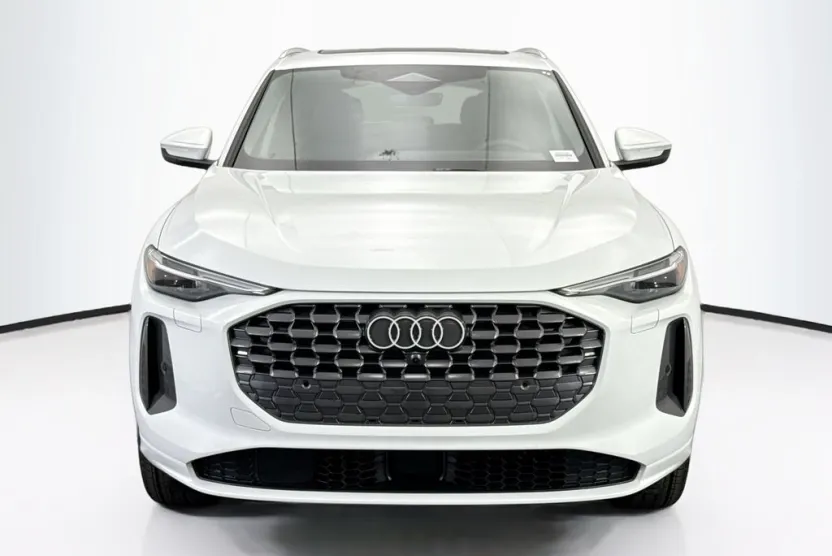 2025 Audi Q5 2.0T Premium Plus photo 1