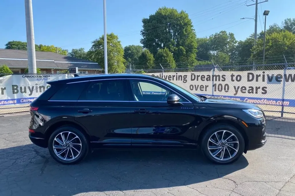 2023 Lincoln Corsair Grand Touring photo 1