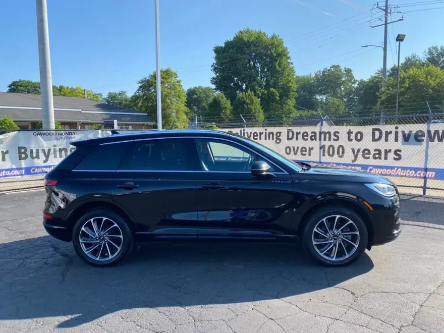 2023 Lincoln Corsair Grand Touring photo 1