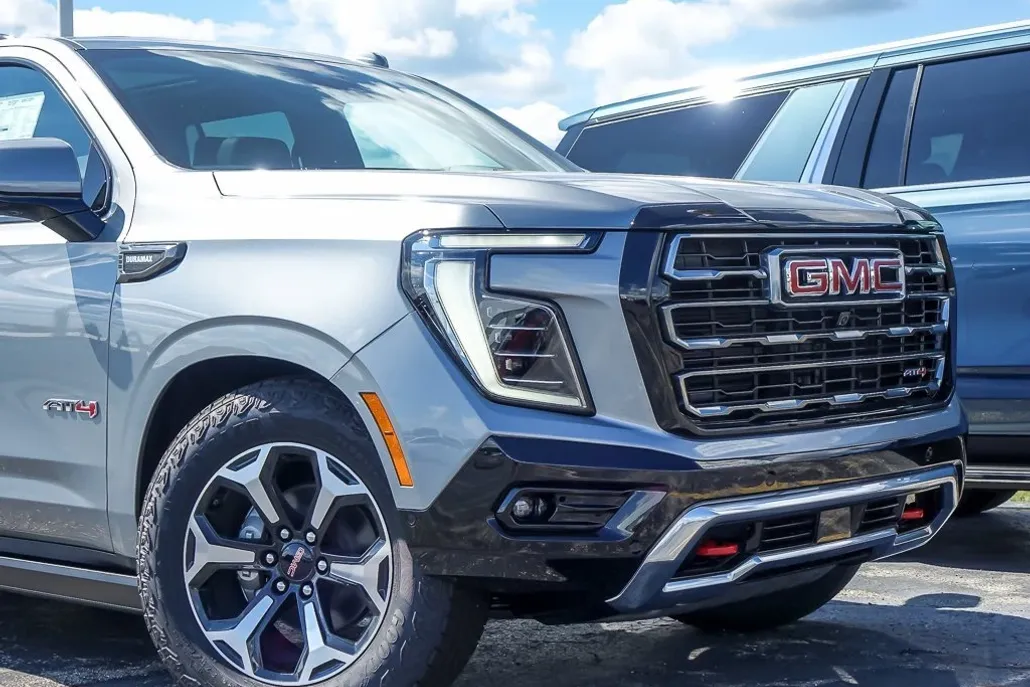 2025 Gmc Yukon AT4 photo 1