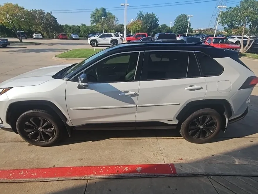 2023 Toyota RAV4 Hybrid XSE photo 1