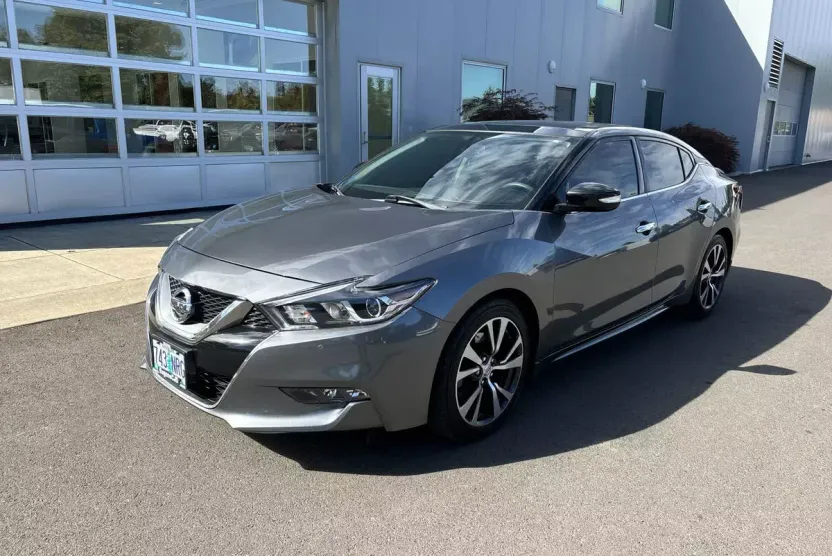 2017 Nissan Maxima SL photo 1