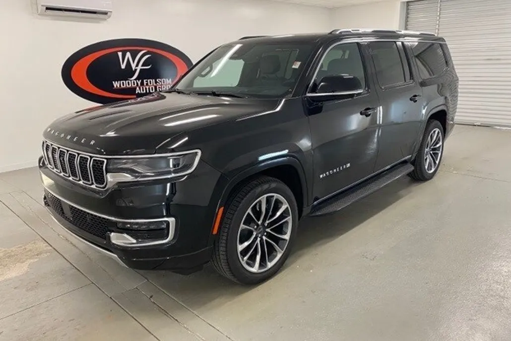 2024 Jeep Wagoneer L Series II photo 1