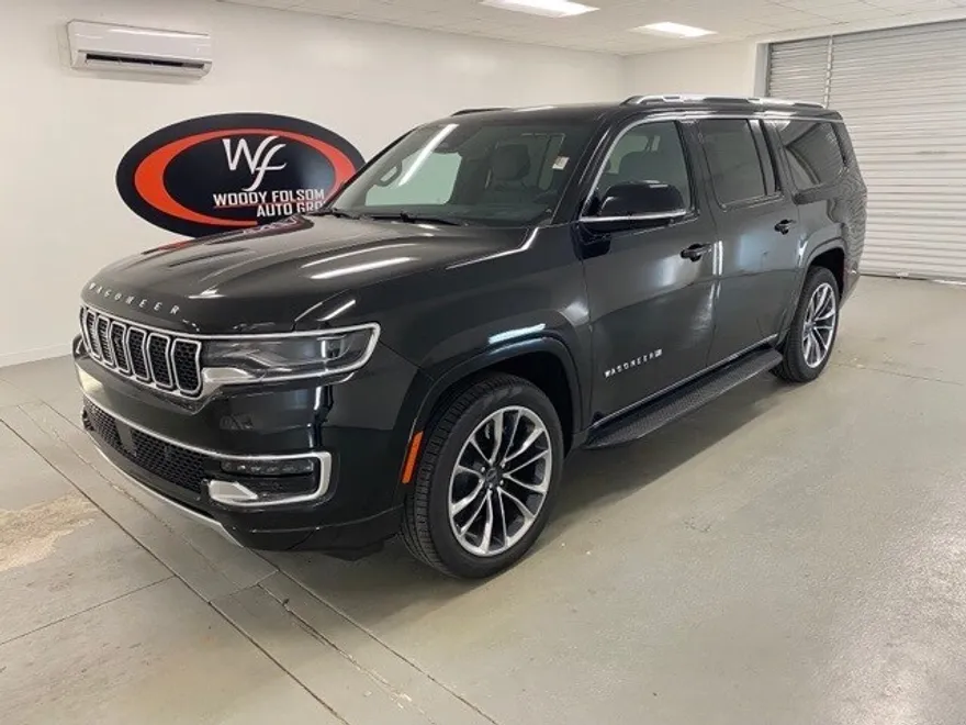 2024 Jeep Wagoneer L Series II photo 1
