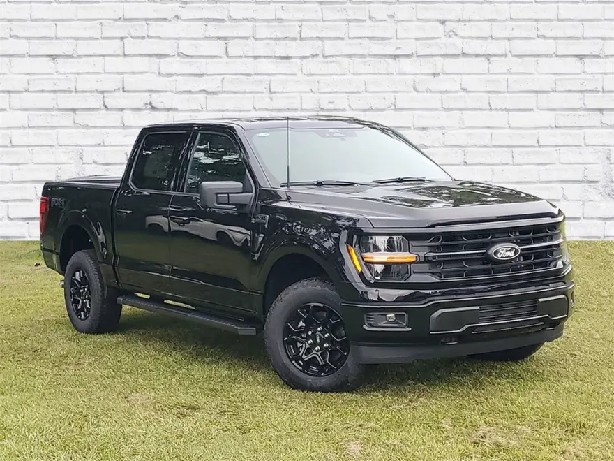 2025 Ford F-150 XLT photo 1