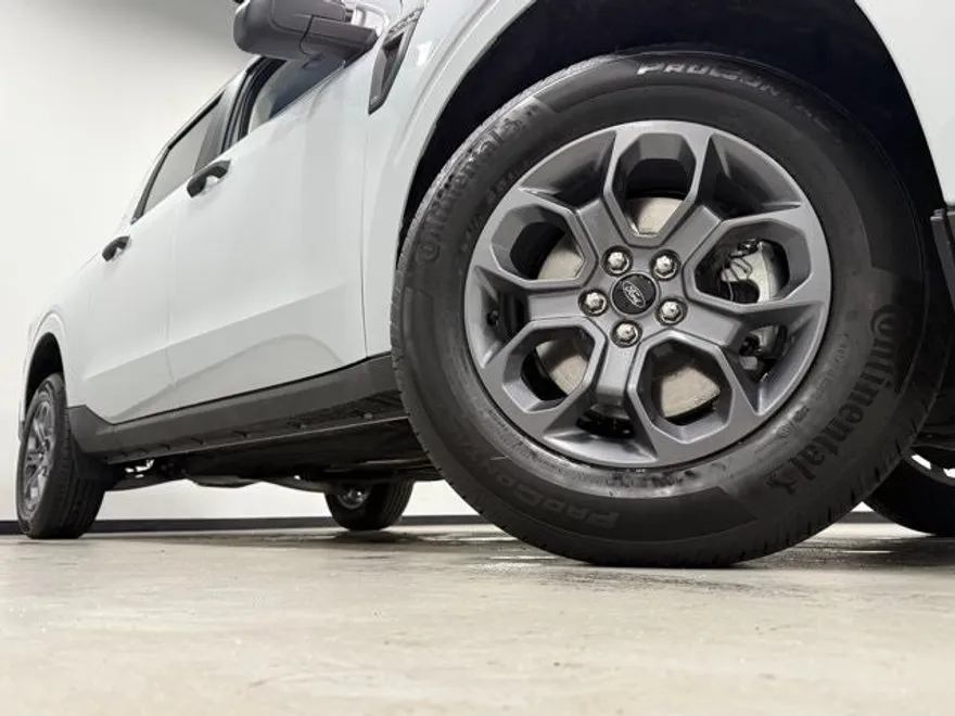 2025 Ford Maverick XLT photo 1