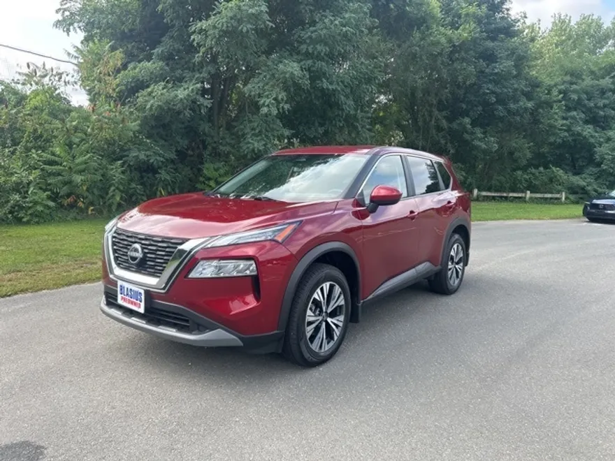 2023 Nissan Rogue SV photo 1