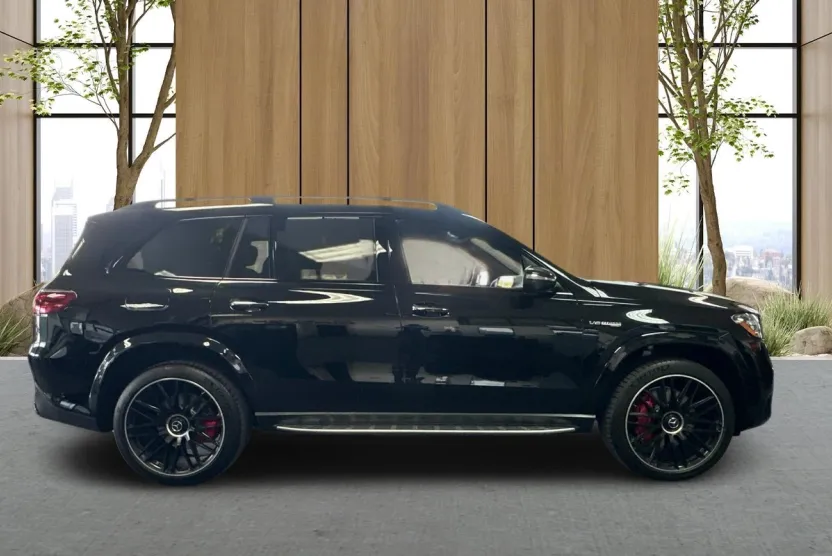 2025 Mercedes Benz GLS 63 AMG 4MATIC photo 1