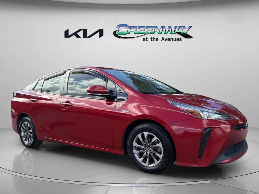 2019 Toyota Prius L Eco photo 1