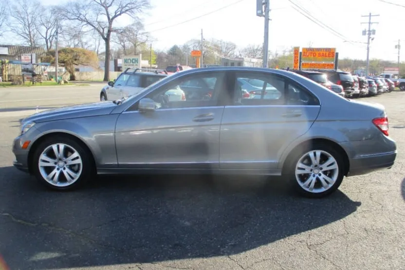 2011 Mercedes Benz C 300 Luxury 4MATIC photo 1