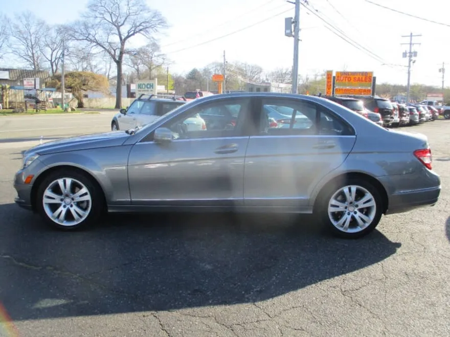2011 Mercedes Benz C 300 Luxury 4MATIC photo 1