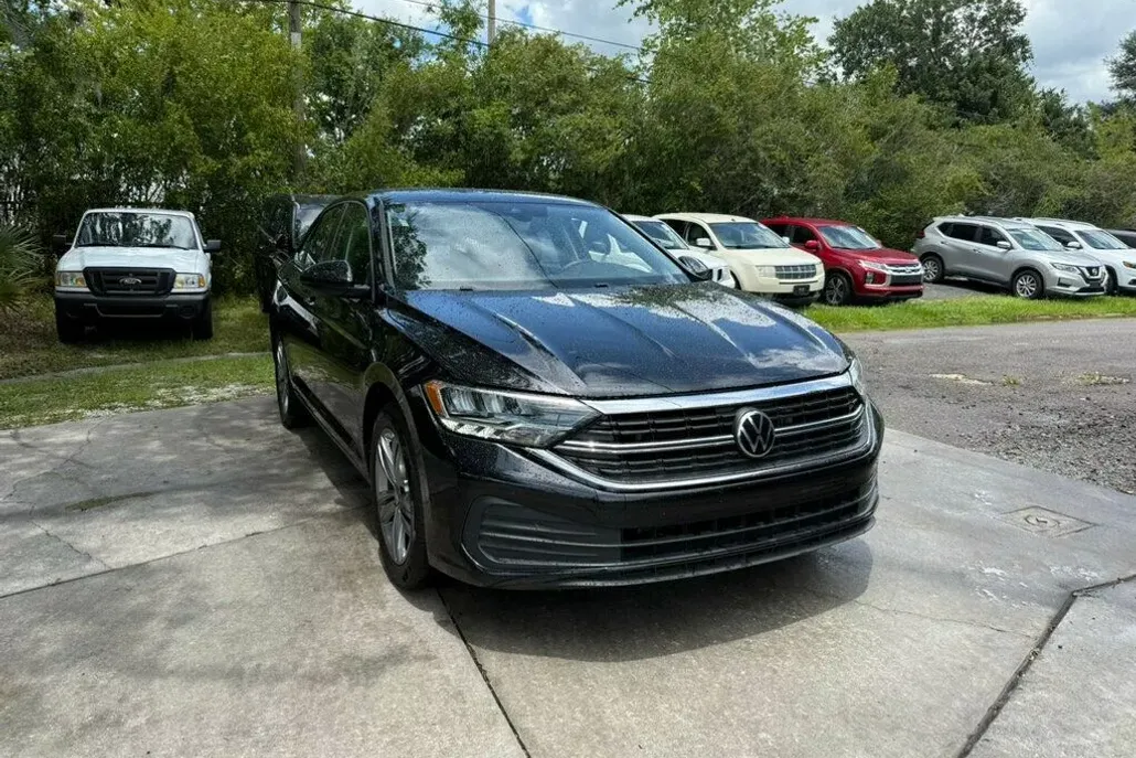 2022 Volkswagen Jetta SE photo 1
