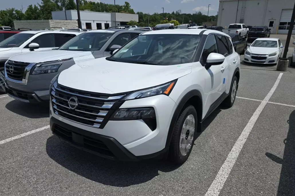 2025 Nissan Rogue SV photo 1