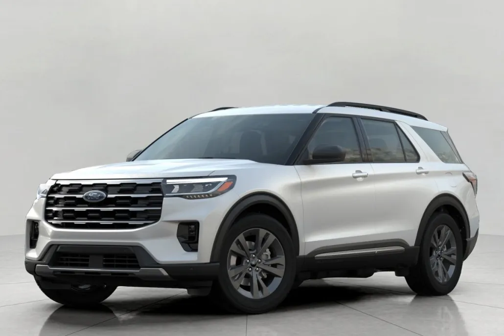 2025 Ford Explorer photo 1