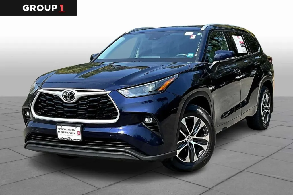 2022 Toyota Highlander XLE photo 1