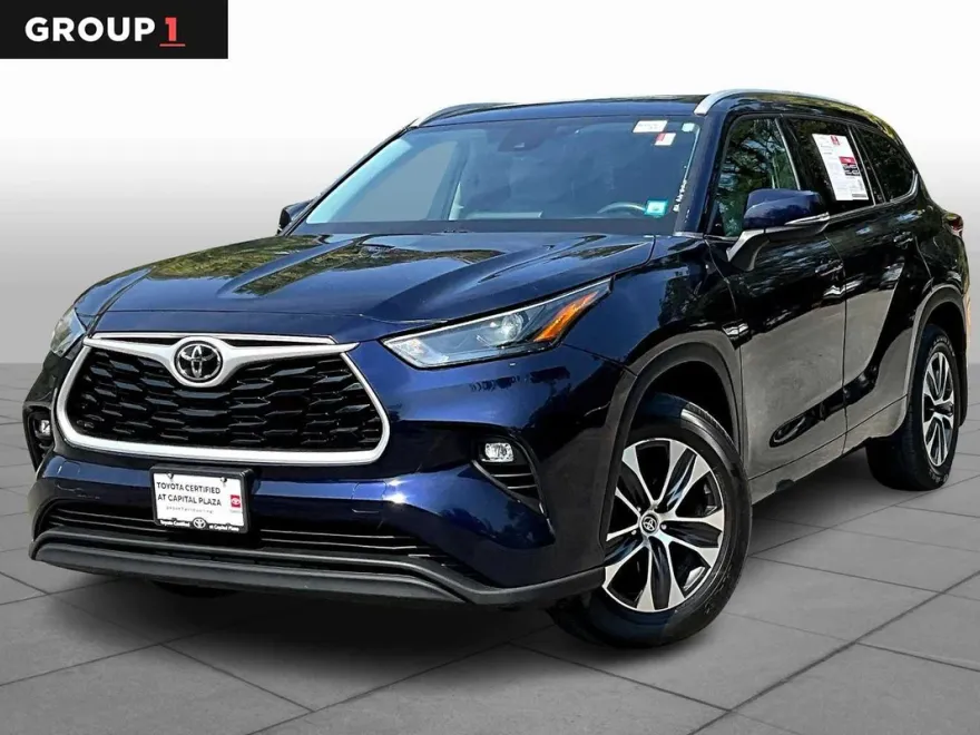 2022 Toyota Highlander XLE photo 1