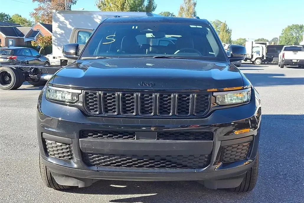 2024 Jeep Grand Cherokee Altitude photo 1