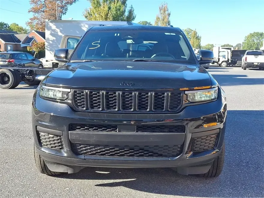 2024 Jeep Grand Cherokee Altitude photo 1