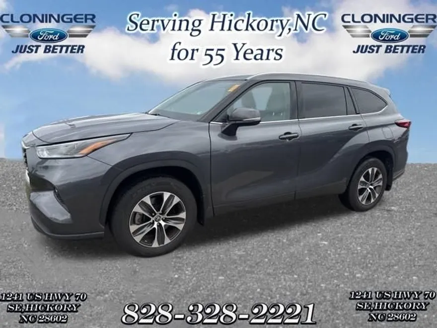 2021 Toyota Highlander XLE photo 1