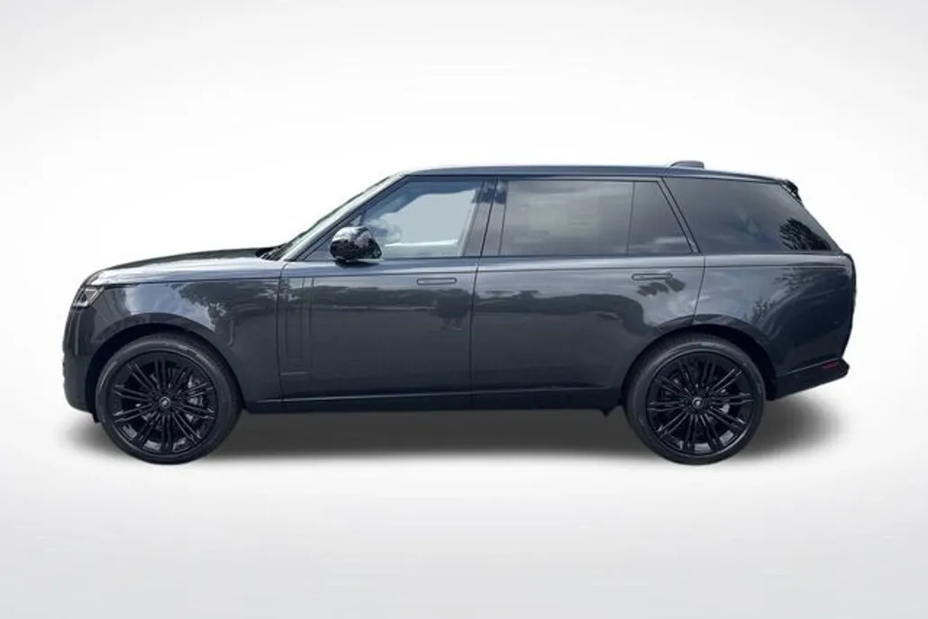 2025 Land Rover Range Rover SE photo 1