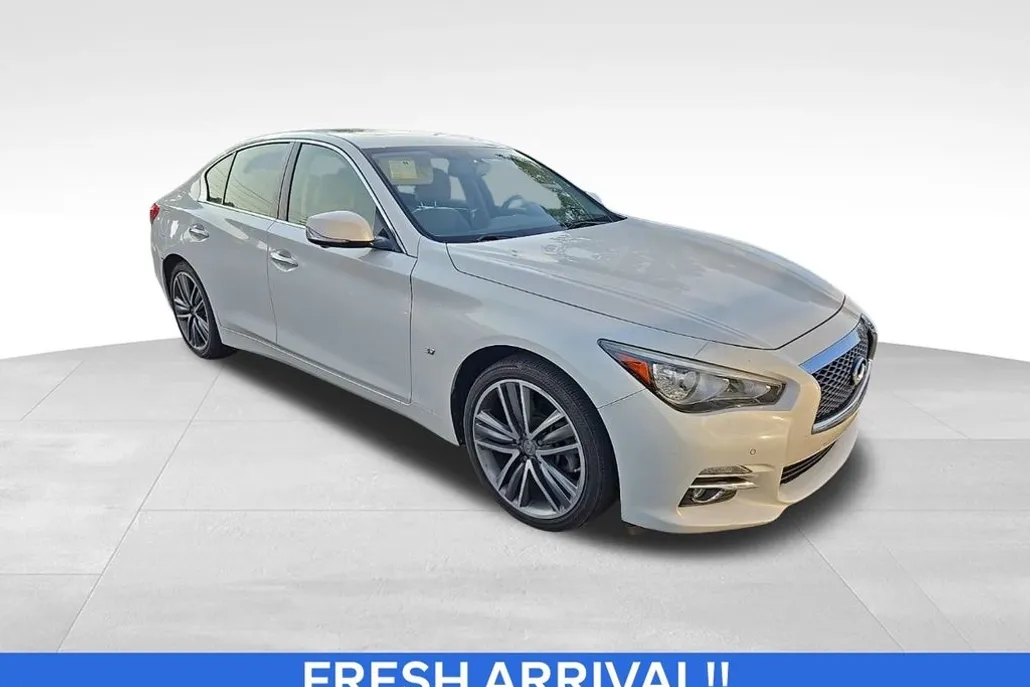 2015 Infiniti Q50 Premium photo 1