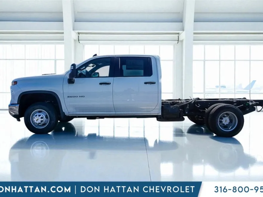 2025 Chevrolet Silverado 3500HD Work Truck photo 1