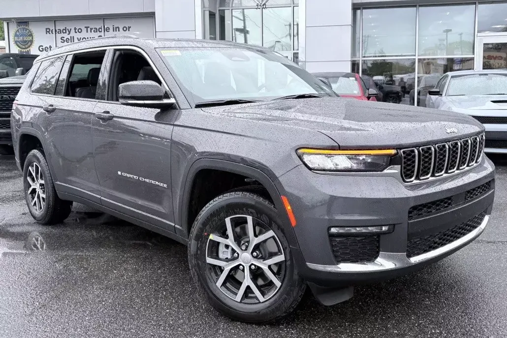 2025 Jeep Grand Cherokee L photo 1