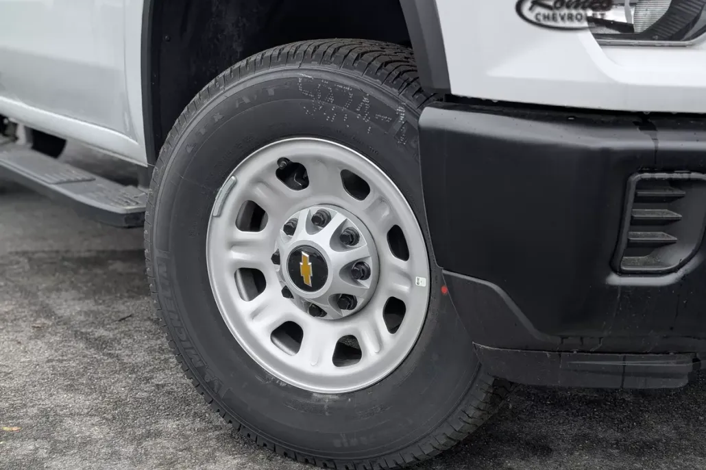 2025 Chevrolet Silverado 3500HD photo 1