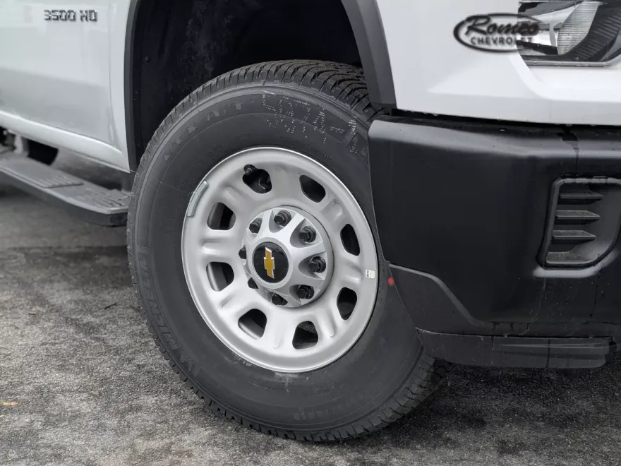 2025 Chevrolet Silverado 3500HD photo 1