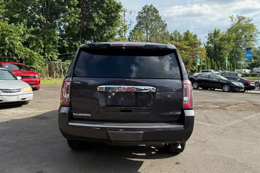 2017 Gmc Yukon Denali photo 1
