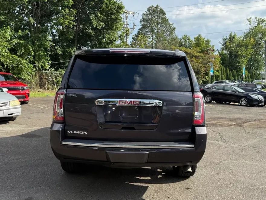 2017 Gmc Yukon Denali photo 1
