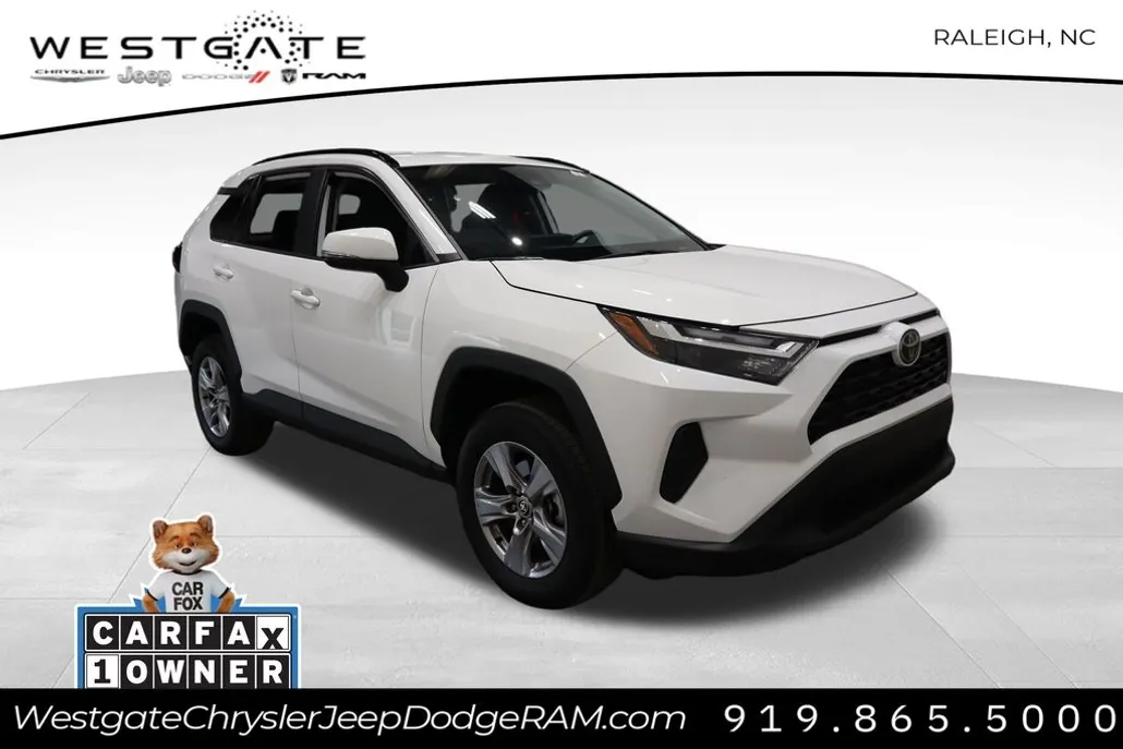 2024 Toyota RAV4 XLE photo 1