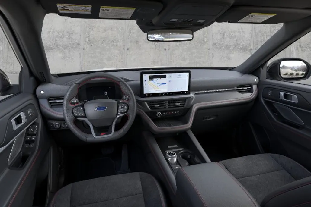2025 Ford Explorer ST photo 1