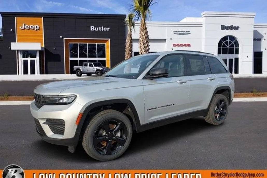 2025 Jeep Grand Cherokee Altitude photo 1